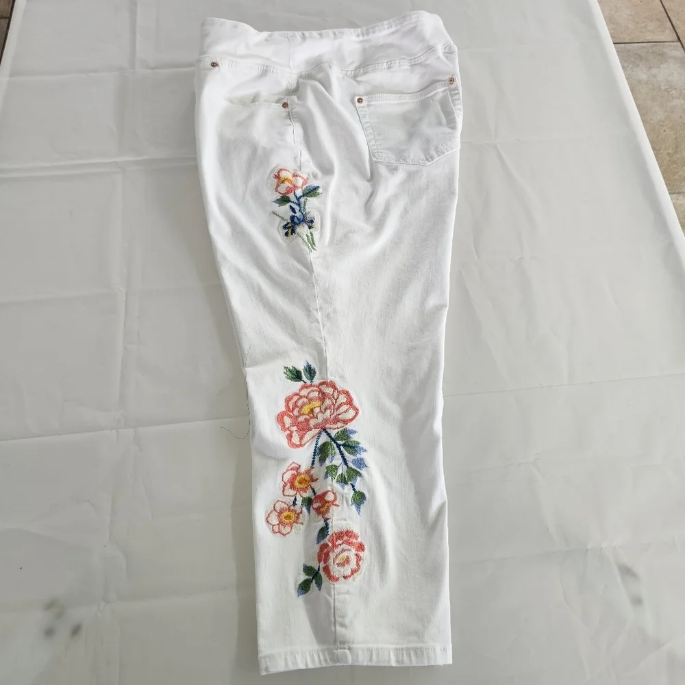 Belle By Kim Gravel 18w Woman's White Cropped Ankle Jeans - Picture 5 of 13